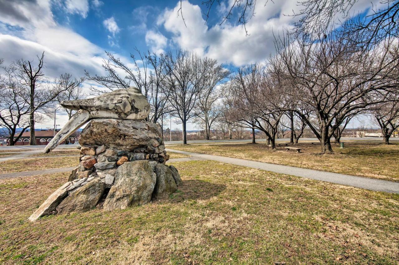 Reading Apt, Walk To Shops, Dining And City Park! Екстер'єр фото